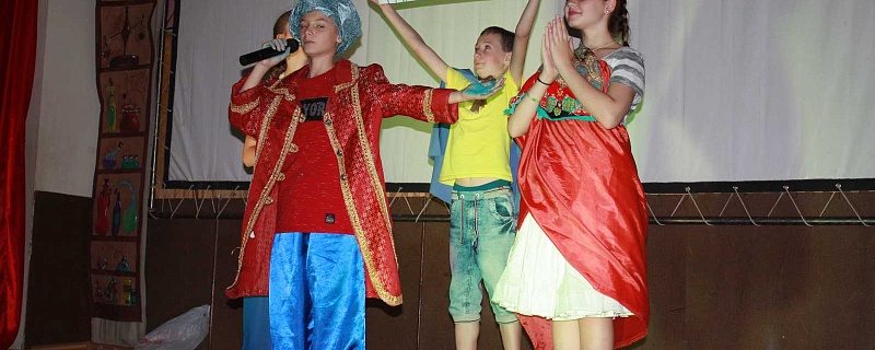 Проведите праздники в "Салюте"!